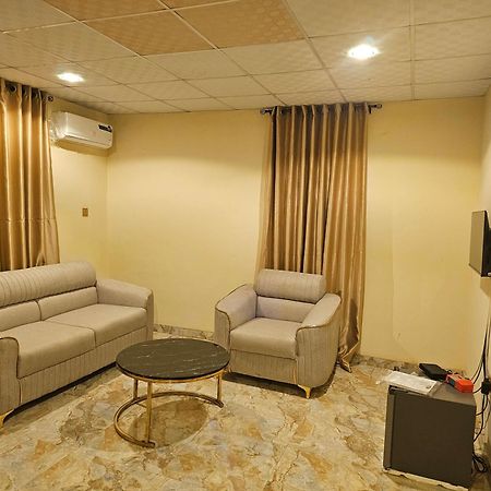 Bmh Hotel & Suites イバダン エクステリア 写真