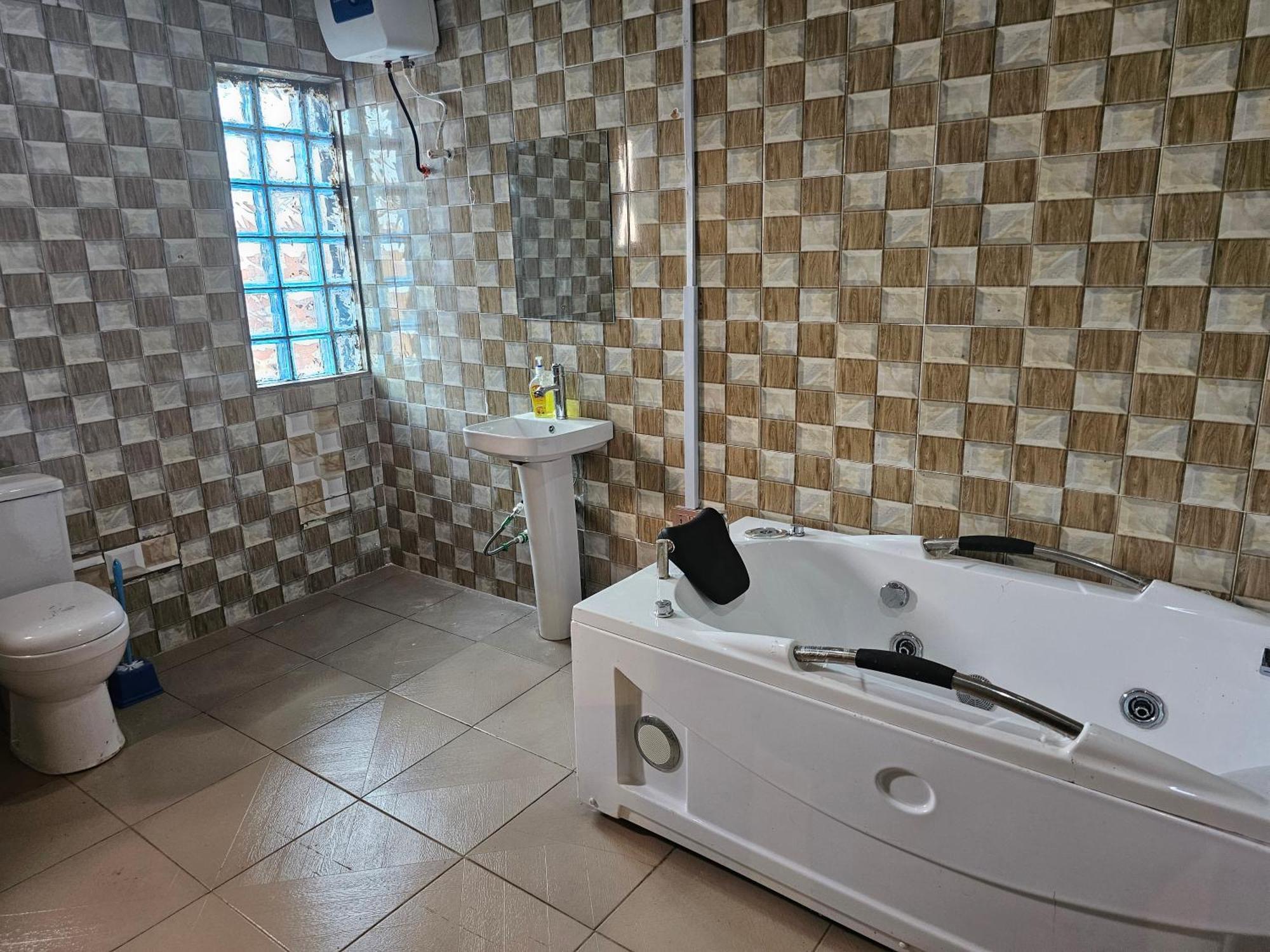 Bmh Hotel & Suites イバダン エクステリア 写真